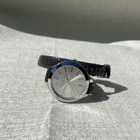 MICHAEL KORS Slim Runway Silver-Tone and Leather Wrap Watch - Picture 3 of 8